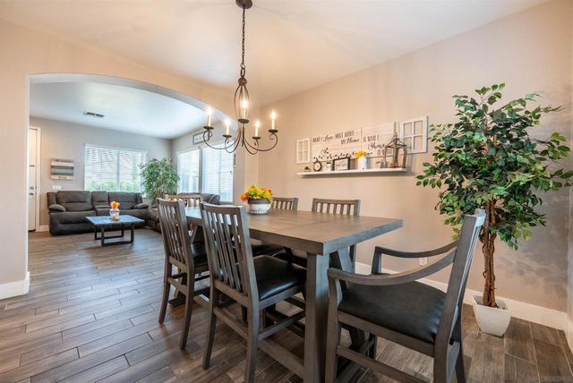 226 Quail Run Dr, El Centro, CA 92243