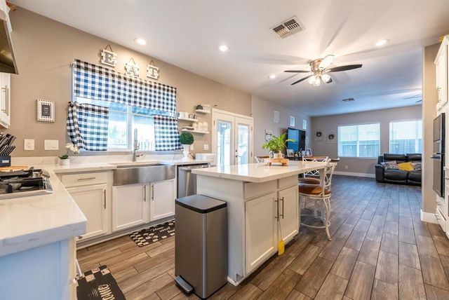 226 Quail Run Dr, El Centro, CA 92243