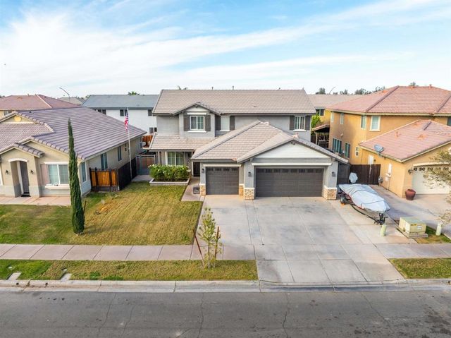 226 Quail Run Dr, El Centro, CA 92243
