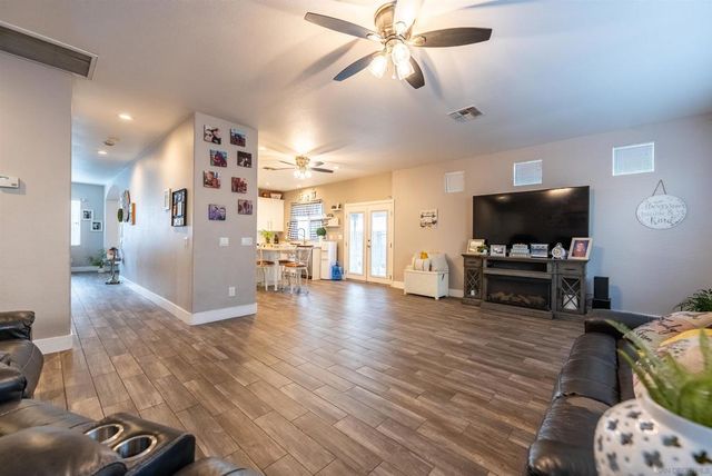 226 Quail Run Dr, El Centro, CA 92243