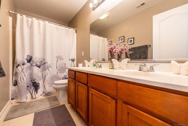 226 Quail Run Dr, El Centro, CA 92243