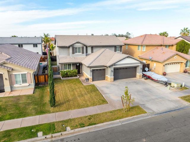 226 Quail Run Dr, El Centro, CA 92243