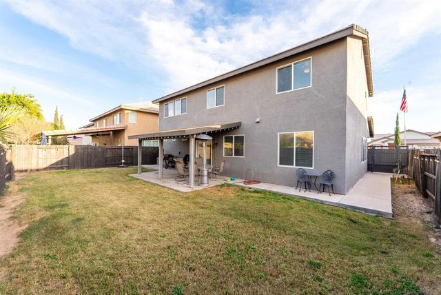 226 Quail Run Dr, El Centro, CA 92243