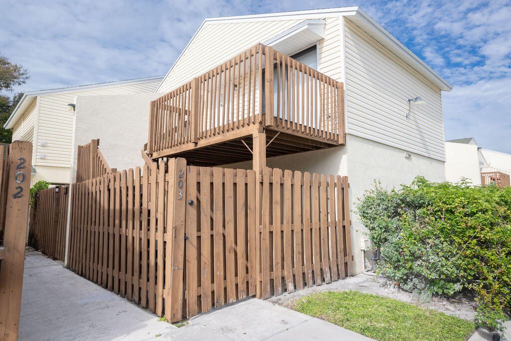 641 Executive Center Drive P203, West Palm Beach, FL 33401