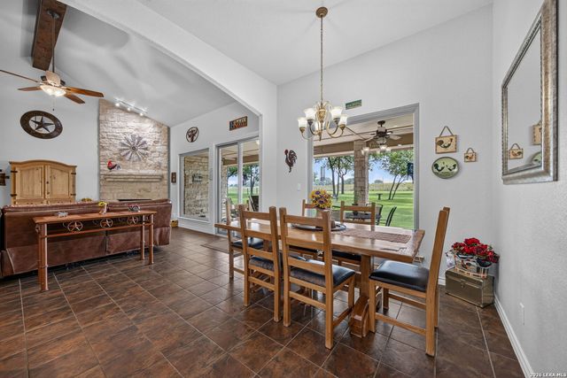 351 ROSEWOOD DR, La Vernia, TX 78121