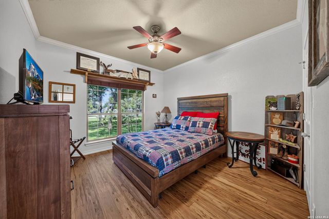 351 ROSEWOOD DR, La Vernia, TX 78121
