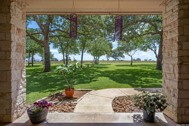 351 ROSEWOOD DR, La Vernia, TX 78121