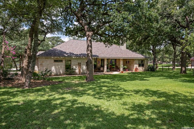 351 ROSEWOOD DR, La Vernia, TX 78121