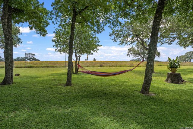 351 ROSEWOOD DR, La Vernia, TX 78121