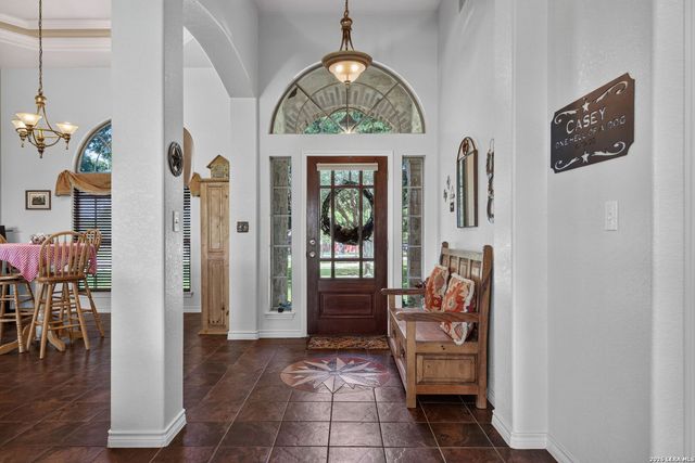 351 ROSEWOOD DR, La Vernia, TX 78121