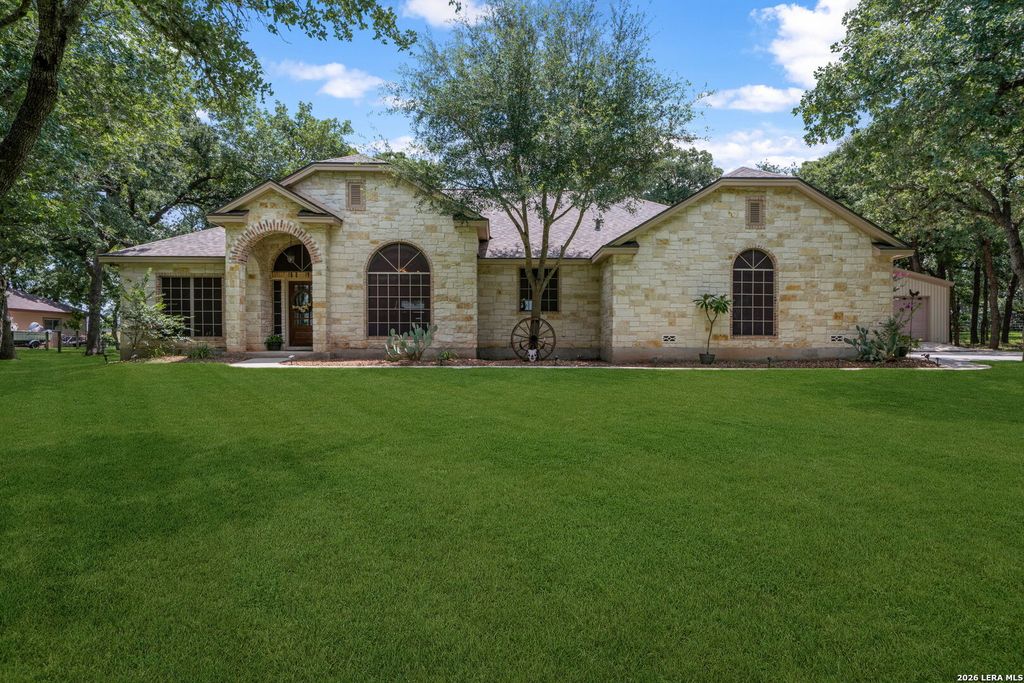 351 ROSEWOOD DR, La Vernia, TX 78121