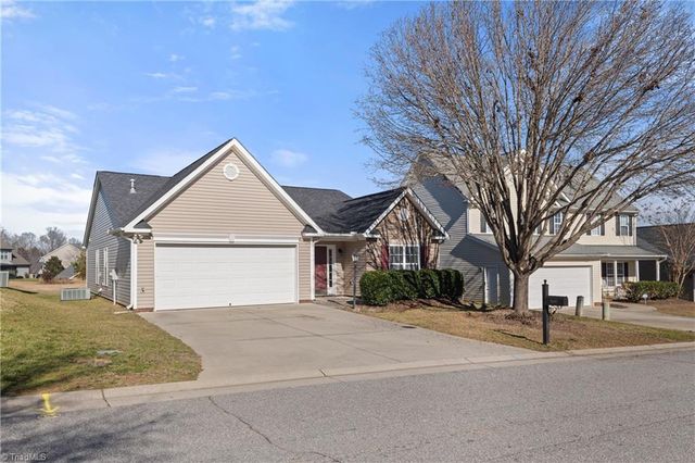 5847 Sunny Ridge Trail, Clemmons, NC 27012