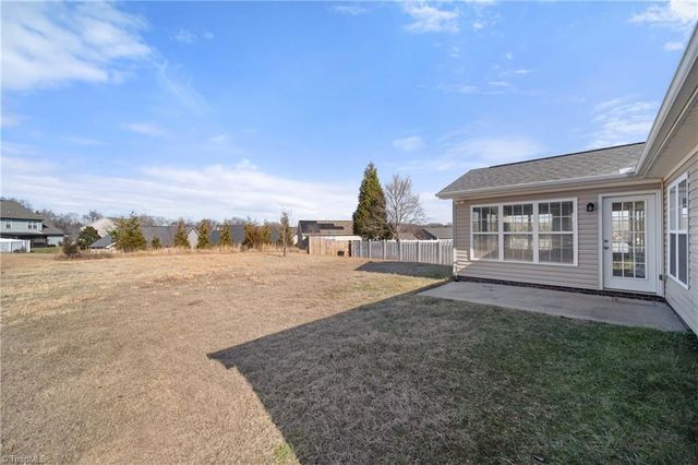 5847 Sunny Ridge Trail, Clemmons, NC 27012