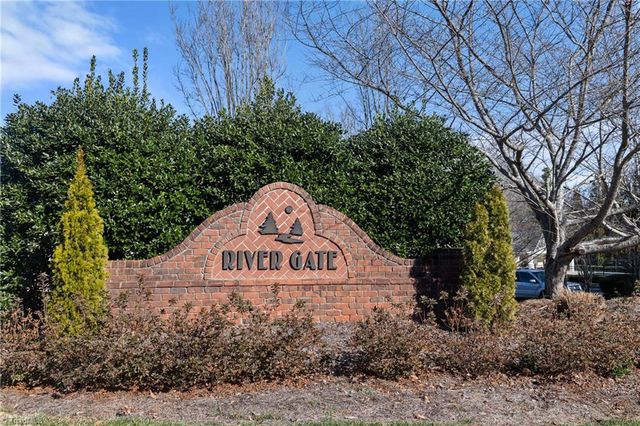 5847 Sunny Ridge Trail, Clemmons, NC 27012