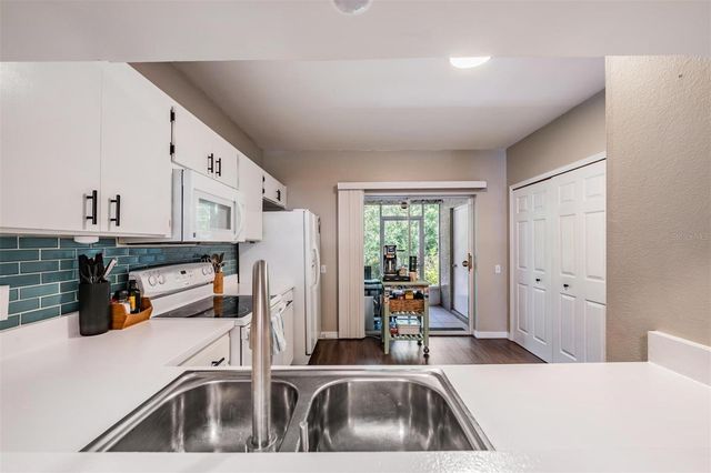 11332 CAYMAN KEY AVENUE, Tampa, FL 33624