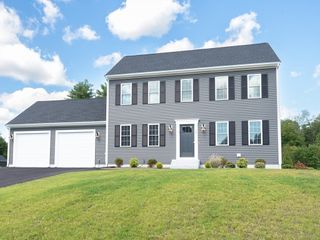 18 Tispaquin Street, Middleboro, MA 02346