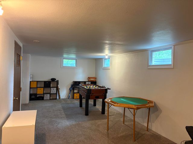 1813 10th St SW, Minot, ND 58701