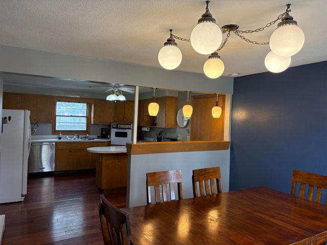 1813 10th St SW, Minot, ND 58701