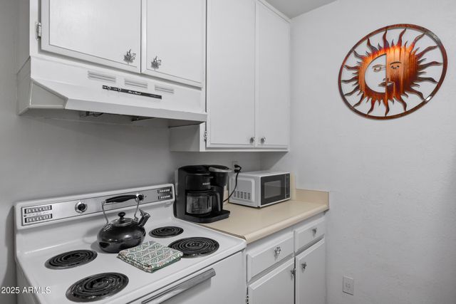 5525 E THOMAS Road M11, Phoenix, AZ 85018