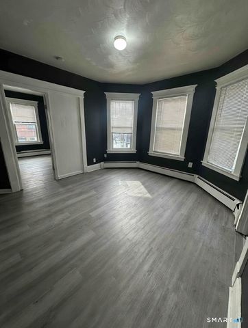 92 Chadwick Avenue, Hartford, CT 06106