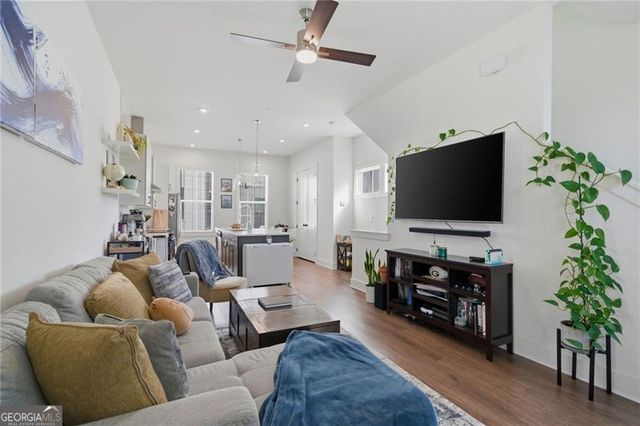 1242 Cushenberry Lane 10, Atlanta, GA 30318