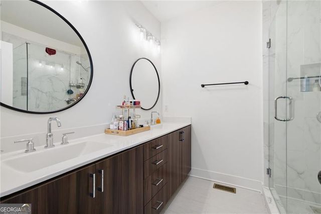 1242 Cushenberry Lane 10, Atlanta, GA 30318
