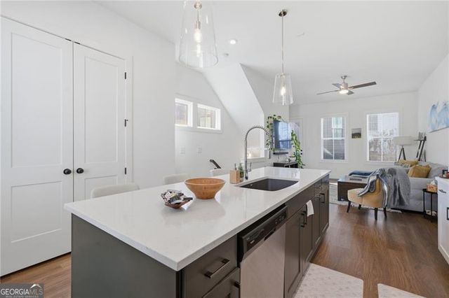 1242 Cushenberry Lane 10, Atlanta, GA 30318