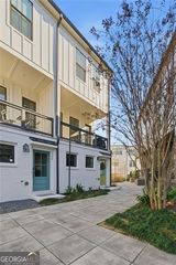 1242 Cushenberry Lane 10, Atlanta, GA 30318