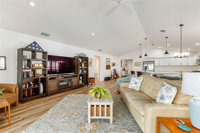 2004 BOOTH PLACE, The Villages, FL 34762