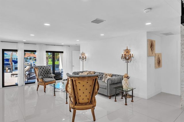 2888 NE 33rd Street, Lighthouse Point, FL 33064