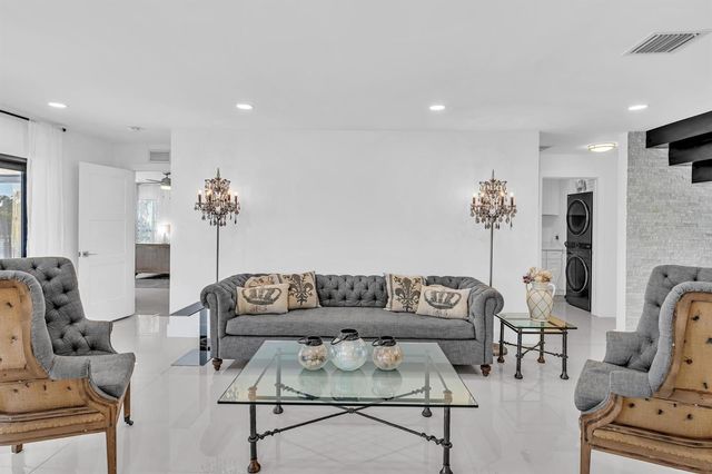 2888 NE 33rd Street, Lighthouse Point, FL 33064