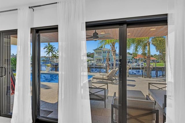 2888 NE 33rd Street, Lighthouse Point, FL 33064