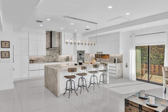 2888 NE 33rd Street, Lighthouse Point, FL 33064