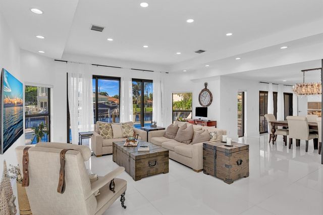2888 NE 33rd Street, Lighthouse Point, FL 33064