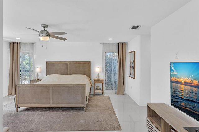 2888 NE 33rd Street, Lighthouse Point, FL 33064