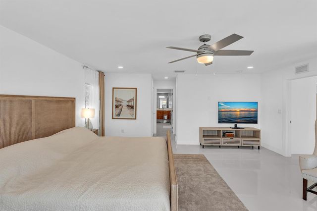 2888 NE 33rd Street, Lighthouse Point, FL 33064