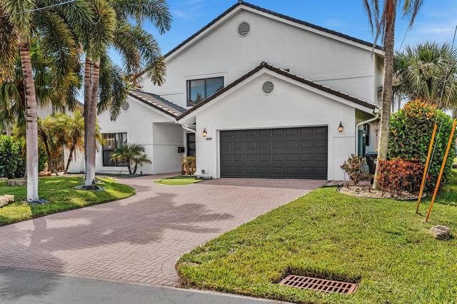 2888 NE 33rd Street, Lighthouse Point, FL 33064