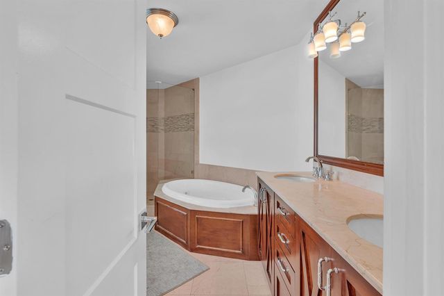 2888 NE 33rd Street, Lighthouse Point, FL 33064