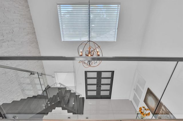 2888 NE 33rd Street, Lighthouse Point, FL 33064