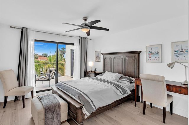 2888 NE 33rd Street, Lighthouse Point, FL 33064