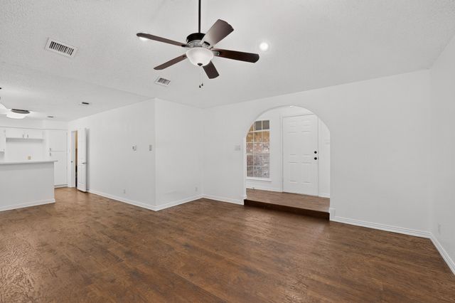 13930 Briarwood Court, Azle, TX 76020