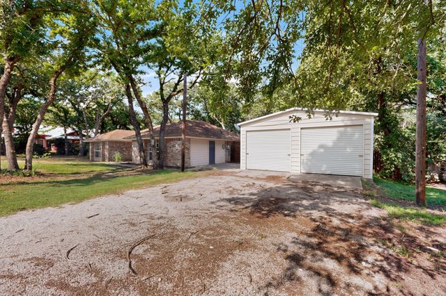 13930 Briarwood Court, Azle, TX 76020