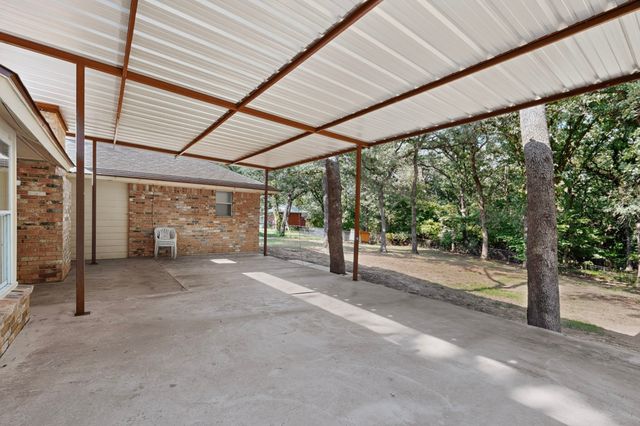 13930 Briarwood Court, Azle, TX 76020