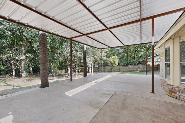 13930 Briarwood Court, Azle, TX 76020