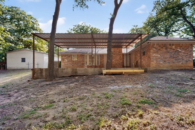 13930 Briarwood Court, Azle, TX 76020