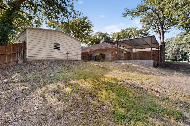 13930 Briarwood Court, Azle, TX 76020