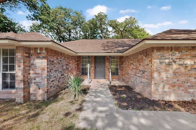 13930 Briarwood Court, Azle, TX 76020