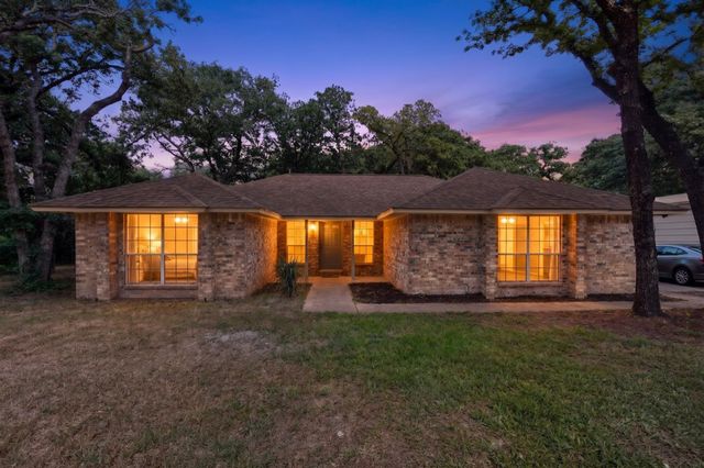13930 Briarwood Court, Azle, TX 76020