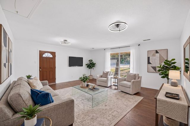 13930 Briarwood Court, Azle, TX 76020