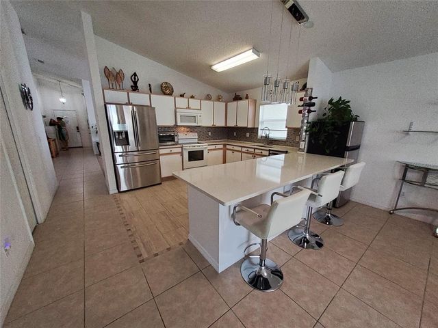 944 LOCKBREEZE DRIVE, Davenport, FL 33897